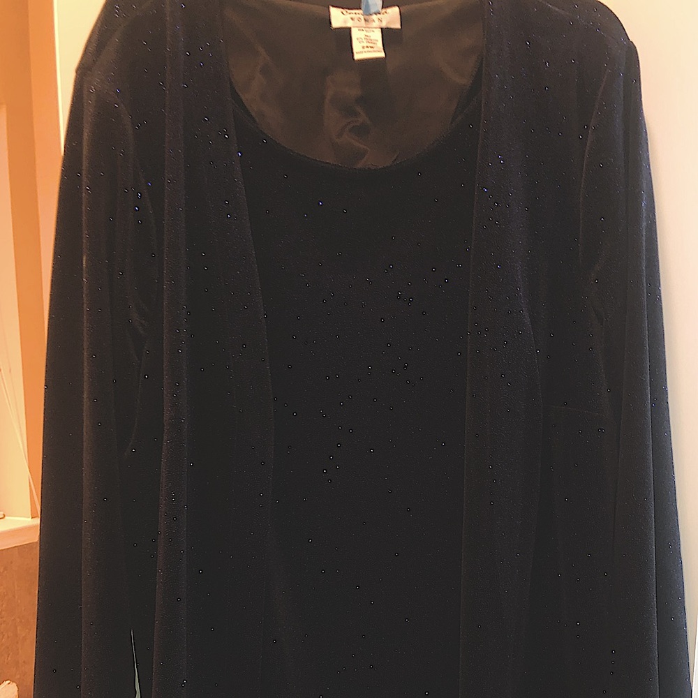 Cute dress for dinner party, holiday party.